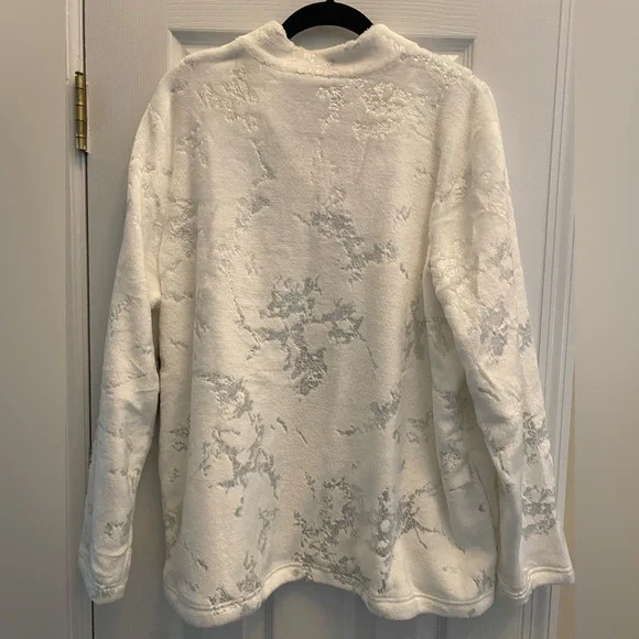 Chico’s - Antique White - Cozy Plush 1/2 zip pullover with foil pattern - XL - Picture 7 of 8